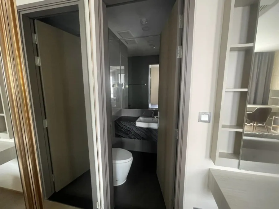 Condo for sale, for rent, Ashton Chula Silom, nice room, beautifully decorated with built-ins, 32nd floor, city view, must hurry to reserve.