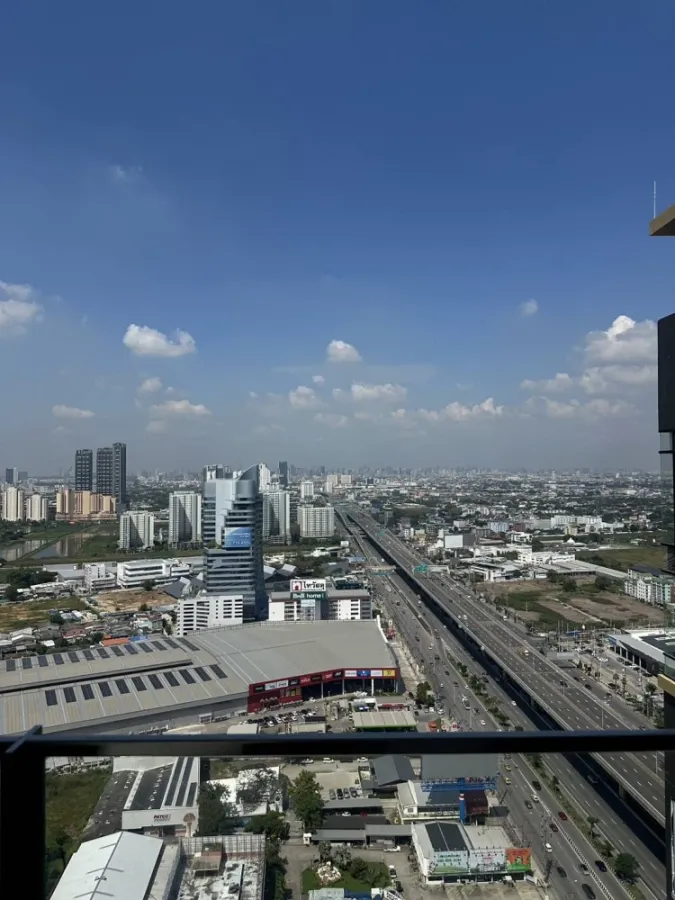 For rent: Noble NUE Mega Plus Bangna. Nice room, fully furnished with appliances, affordable price, and unobstructed view. Book now before it's too la