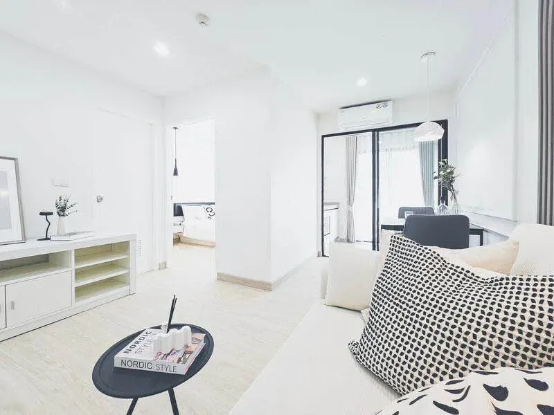 Selling I CONDO Sukhumvit 105. Beautifully decorated unit with complete furniture and appliances. Don't miss out!