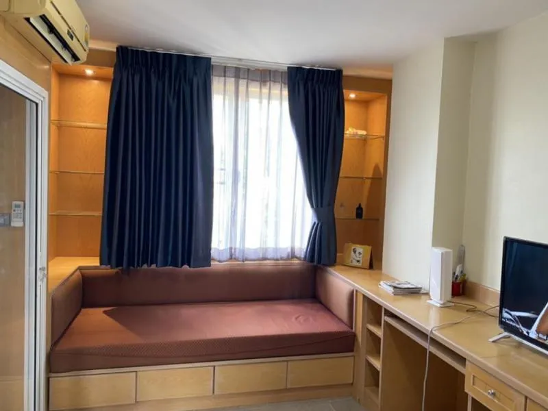 Urgent for rent !! Condo The Parkland Bangna, good location, convenient transportation, fully built-in furniture, book now !!