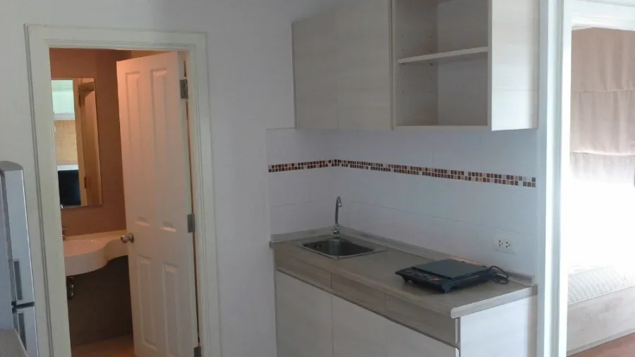 Condo for rent, Lumpini Place Ratchayothin, 11th floor, unblocked view, spacious and comfortable room. Plus the most impressive price