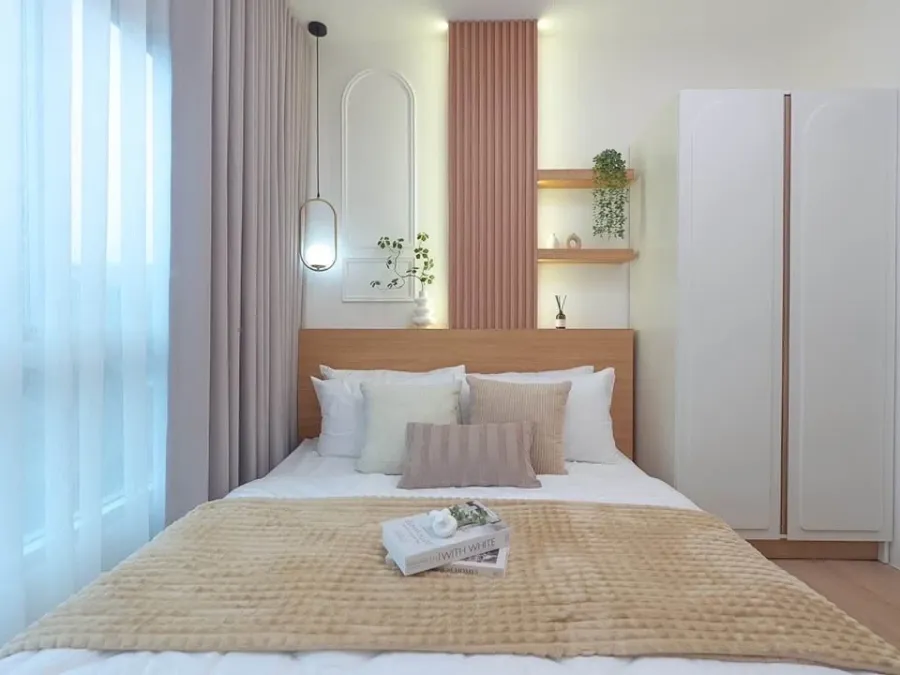 Selling The Kith Sukhumvit 113. Beautifully decorated unit in a cozy, homey style. You won't be disappointed if you reserve one!