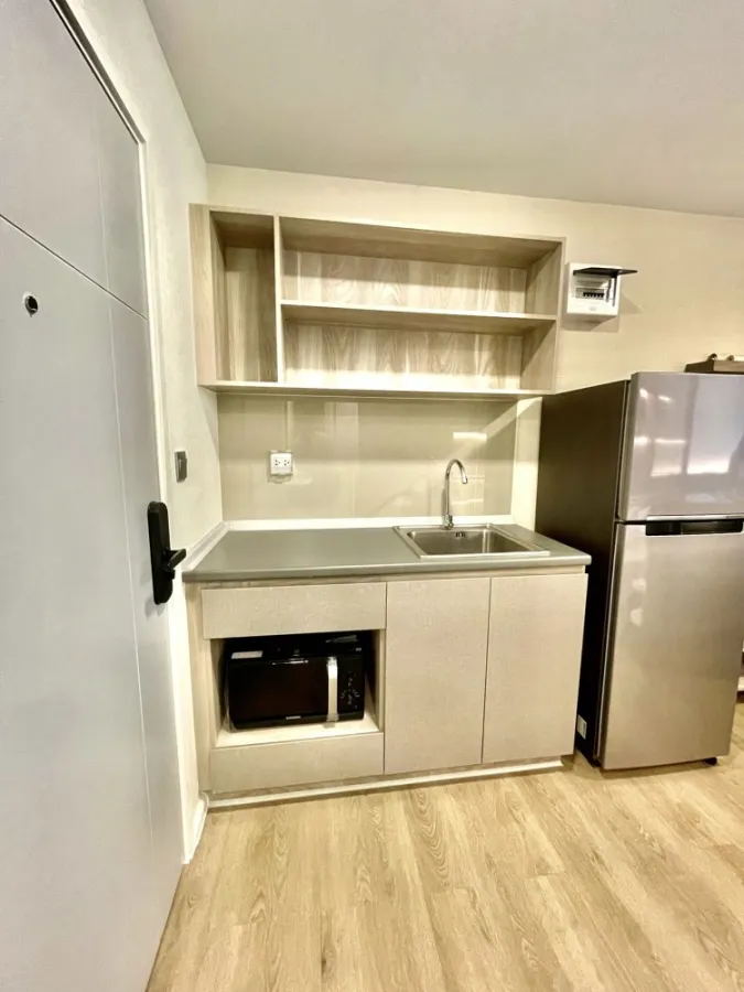 For rent, Kev TU, 4th floor, Garden View, separate room. with full electrical appliances Reserve now.