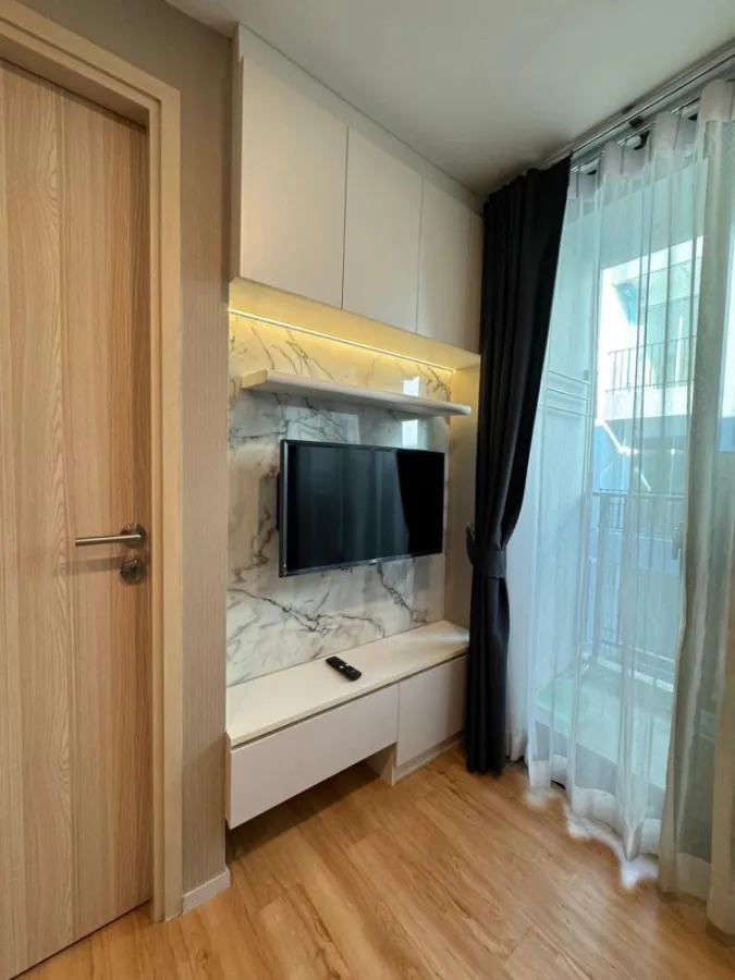 For rent: Modern condo Charan 79, fully decorated, built-in, wallpapered throughout the room. It's nice to live like this. Don't miss it.