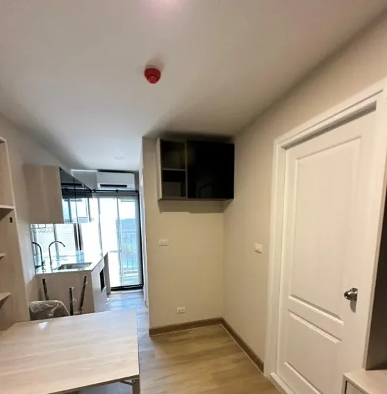 For rent: The Indeed Condo Amata, 5th floor, nice room, fully furnished, interested, reserve now, urgent.