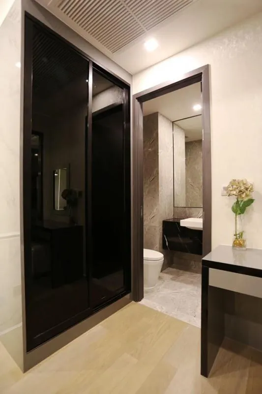 express!! Condo for rent, Ashton Asoke, good location, near the train, ready to move in If you miss it, you will regret it !!