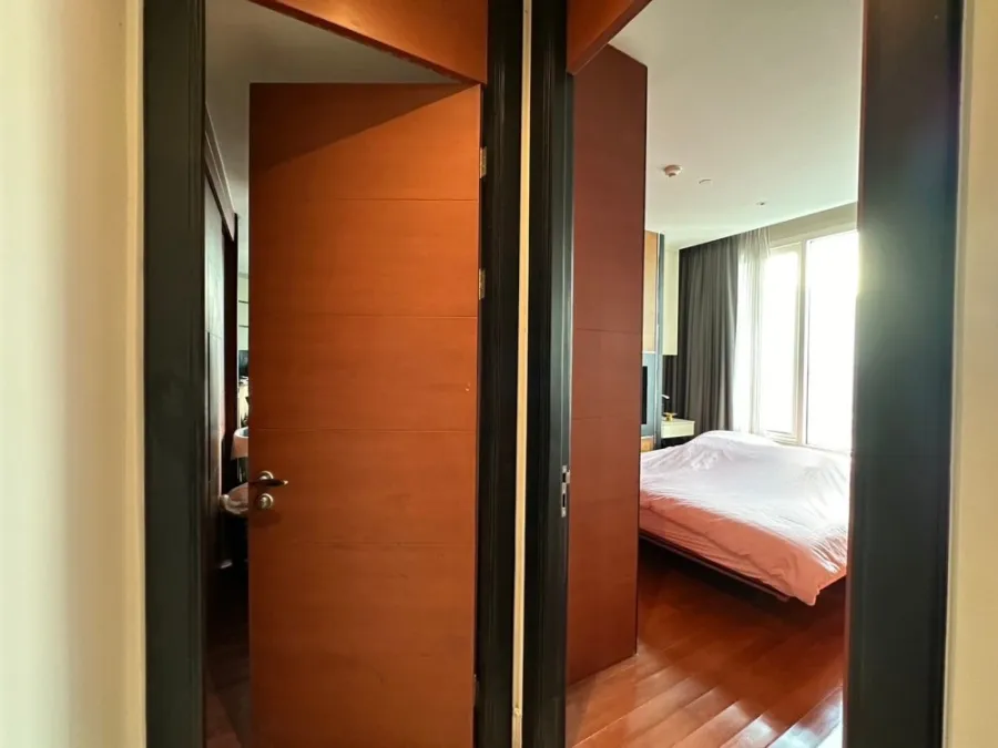 Condo for sale, The Infinity Sathorn, 19th floor, view of King Power Mahanakhon building, complete here, hurry and reserve today.