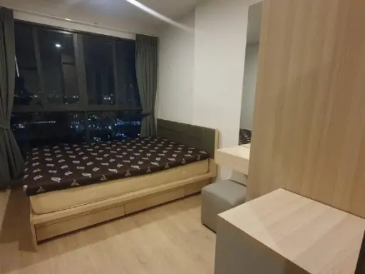 For rent, Ideo O2, nice room, great view, fully furnished, room not hot, just drag your bags, urgent.