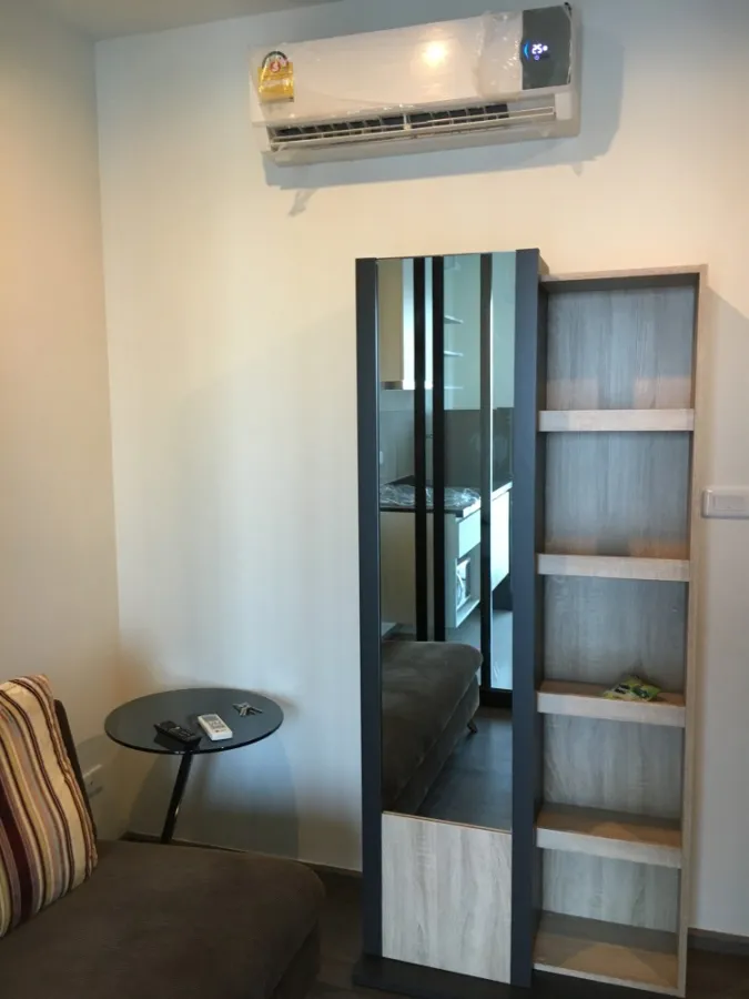 Condo for rent, The Base Park East, good location, convenient transportation, close to the BTS, hurry up and book now.