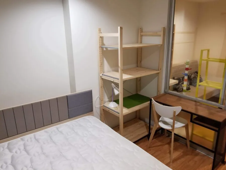 Sell Lumpini Ville Nakhon In-River View, 11th floor, corner room, free!! With furniture and electrical appliances. Book now.