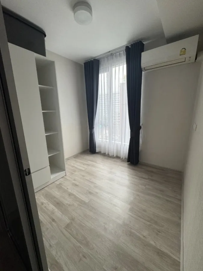 Plum Condo Ram 60 Interchange for rent. Spacious and comfortable unit with efficient use of space. Convenient and complete amenities all in one place.