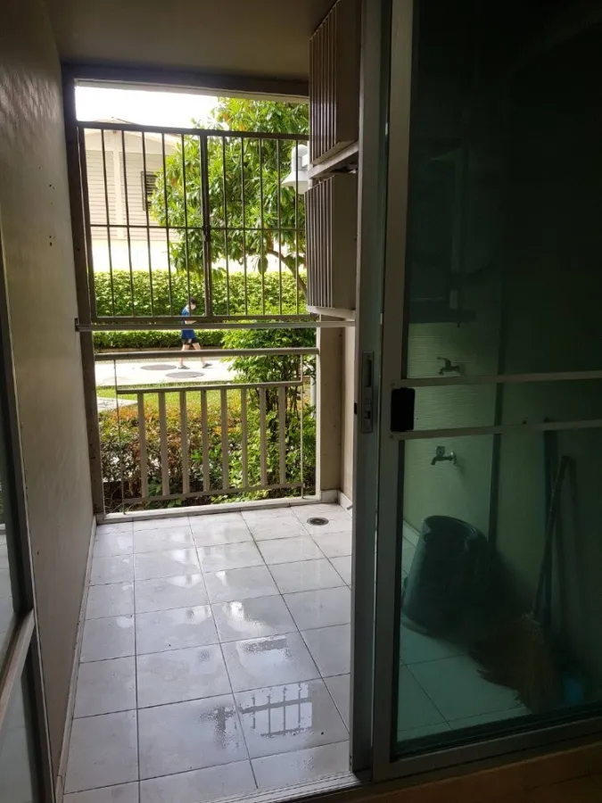 For sale and rent Lumpini Place Rama 8, separated room. Full facilities, good price like this, book now.