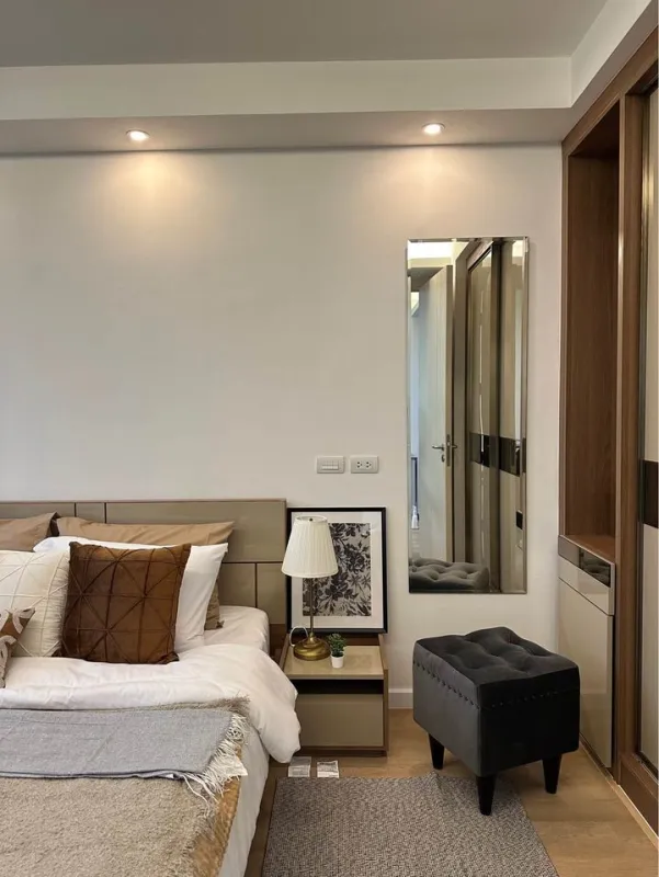 ขาย JRY Condo Rama 9 ตกแต่งด้วยเฟอร์นิเจอร์ SB ทั้งห้อง น่าอยู่มาก เดินทางสะดวกสบาย รีบจับจองเลย