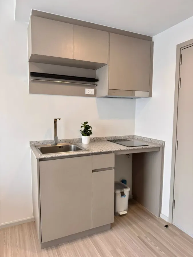 For rent: Quintara MHy'Den Pho Nimit, high floor unit, fully furnished, very livable. Book now!