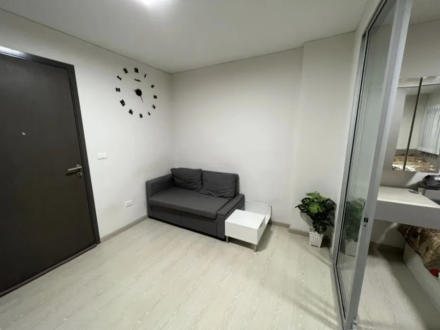 Condo for rent, Niche ID Serithai, clean white tone room comfortable price plus a built-in washing machine, don't miss out