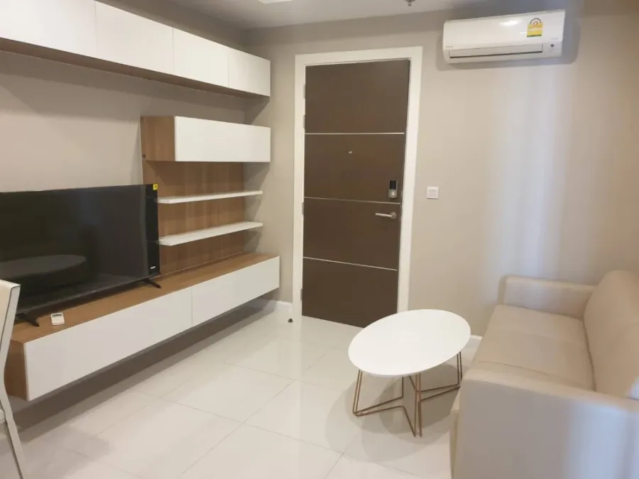 For sale: The Metropolis, 1 bedroom, 1 bathroom, fully furnished and equipped. Don't miss out on this great deal!