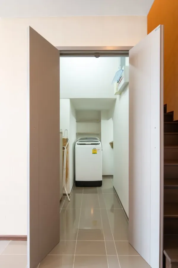 For sale/rent: TEAL Sathorn-Taksin, ready-to-move-in room, fully furnished, just bring your own furniture and move in!!!