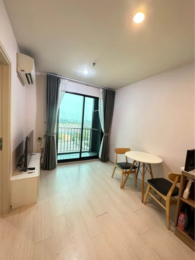 For sale: New Noble Chaengwattana, 16th floor, spacious room, airy, fully furnished, ready to move in. Book now before it slips away.