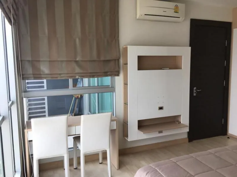 Sell ​​Rhythm Ratchada, 1 bedroom, 1 bathroom, very new interior, fully furnished, buy it yourself or buy an investment, it's worth it. Hurry up.