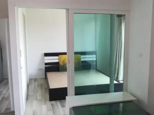 Scroll through and you'll miss it!! Selling The Key Chaengwattana, high floor, cool breeze, large room size, lots of useful space, urgent