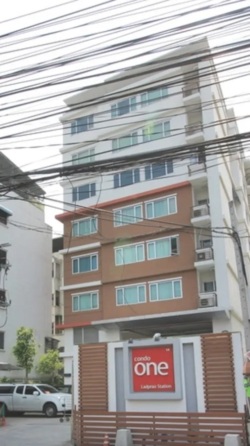 For rent, Condo One Ladprao Station, north room, garden view, complete facilities, book now.