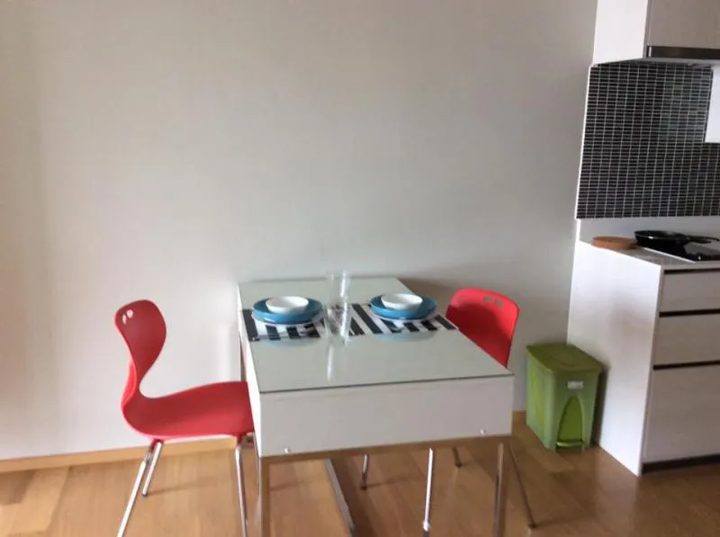 Condo for rent, Noble Revent, Phayathai, near BTS, only 100 meters, area 49 sqm, 17th floor, fully furnished, ready to move in.