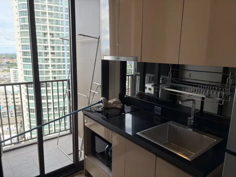 Selling The Line Sukhumvit 71, 24th floor, fully furnished unit. Ready to move in! Book now, don't miss out!
