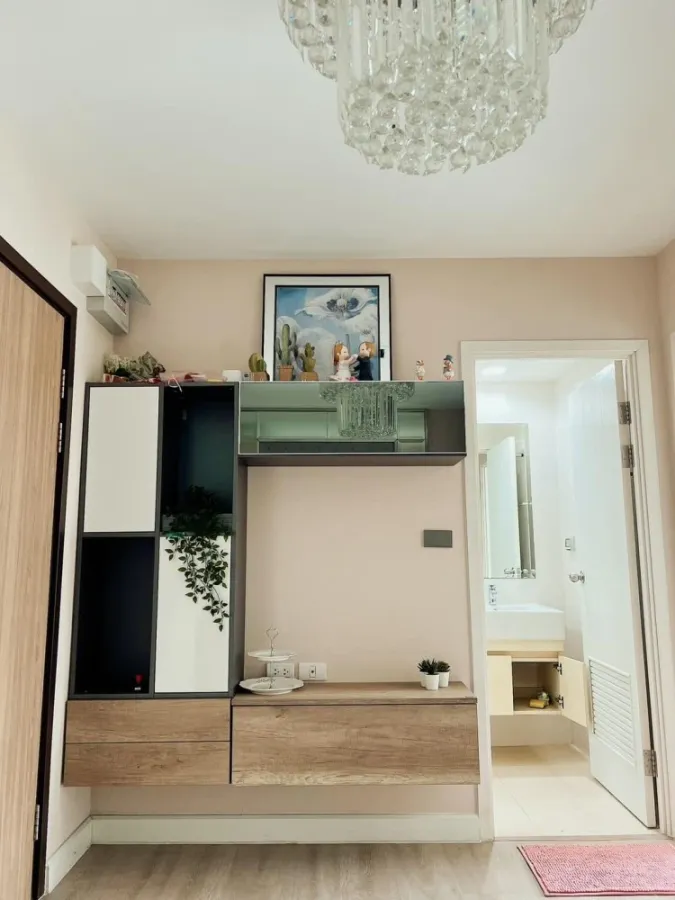 For sale: Metro Luxe Kaset, fully furnished, built-in furniture, ready to move in, convenient for travel, very worth booking.