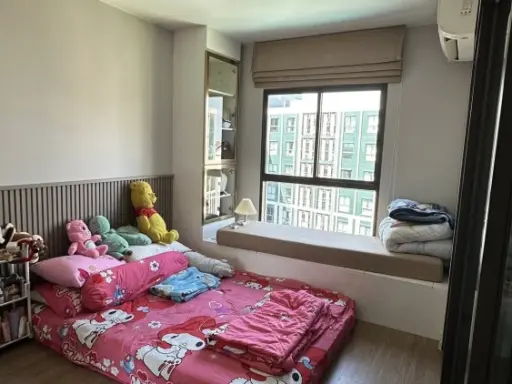 Selling a great-living unit at Lumpini Selected Charan 65 - Sirindhorn Station. Prime location, fully furnished. Don't miss out! images