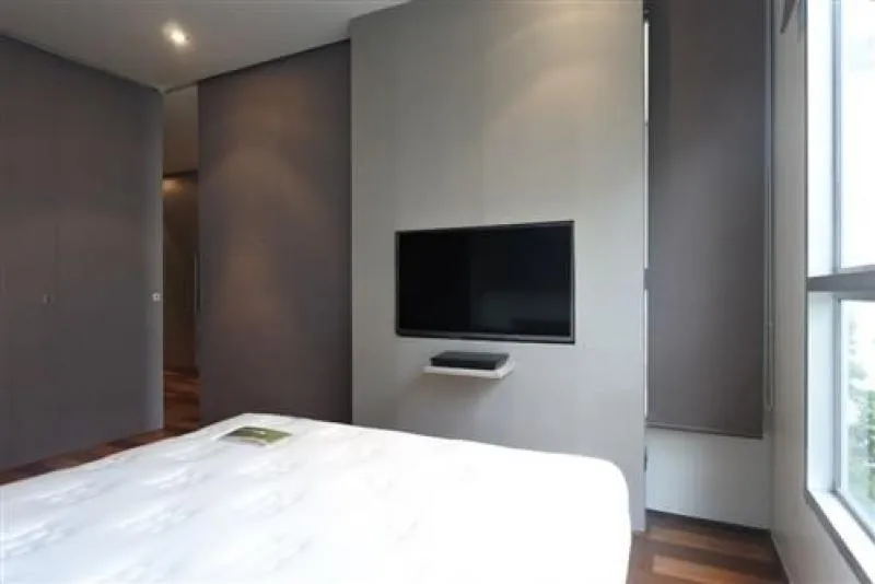 Urgent sale, The Address Sukhumvit 42 Condo, beautiful room, friendly price, fully furnished, there is a partition.