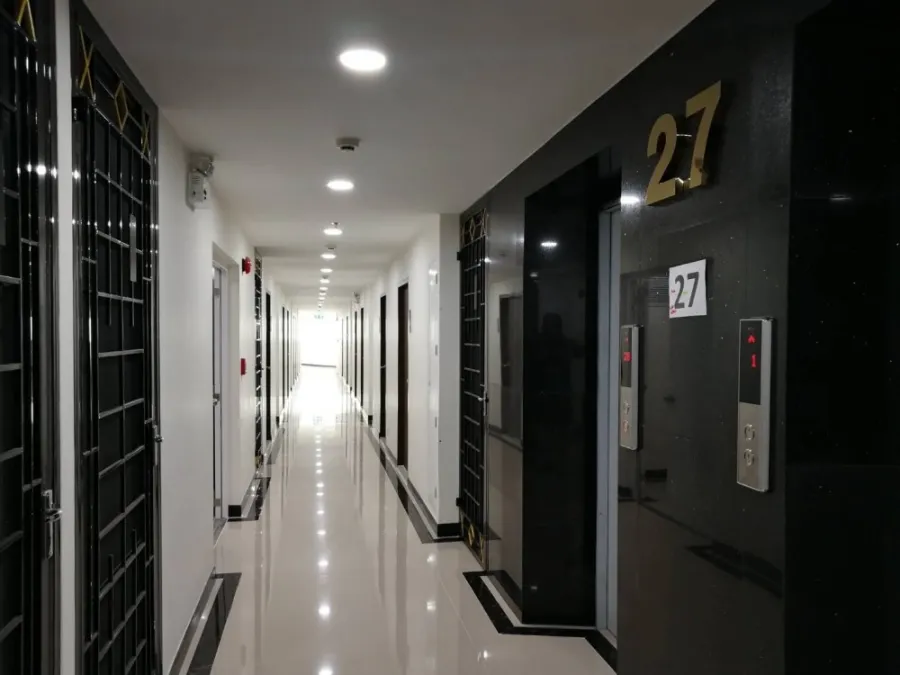 Condo for rent, Assakarn Place Srinakarin, near department stores and markets, convenient to travel, hurry and book now!