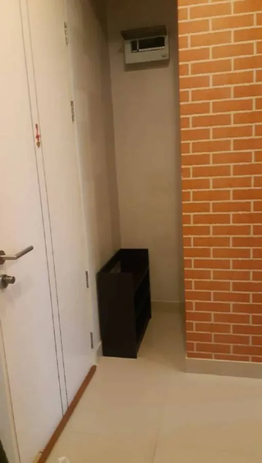 For rent, Happy Condo Ladprao 101, room with wallpaper in the whole room. The kitchen is very good. Everything is complete. Book now.