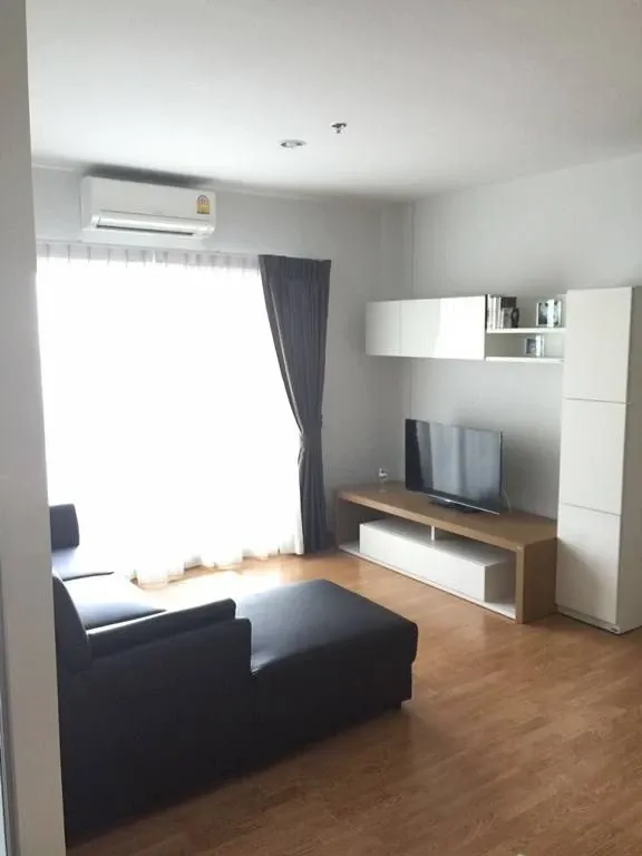 Spacious and comfortable rooms for rent at The Parkland Phetkasem. Fully furnished, just bring your belongings and move in! Book now before it's too l