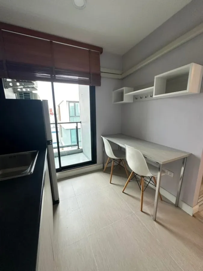 For rent: The Cube Condo Nawamin-Ramintra, corner unit, 8th floor, with project view. Special price available! Book now, don't wait!