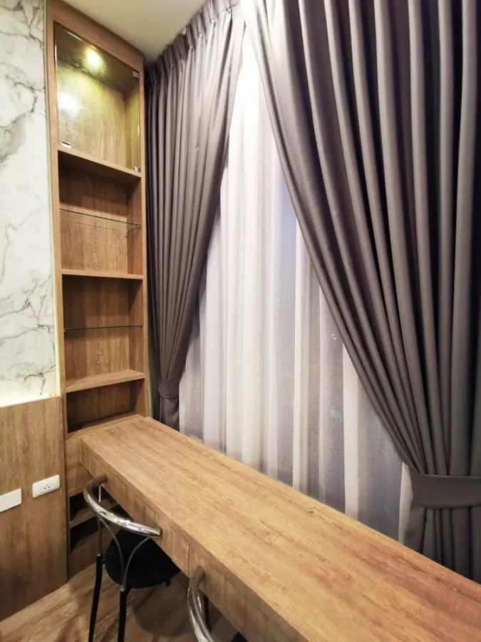For rent Knightsbridge Collage Ramkhamhaeng. The room is decorated very beautiful. Furniture, appliances, complete urgently