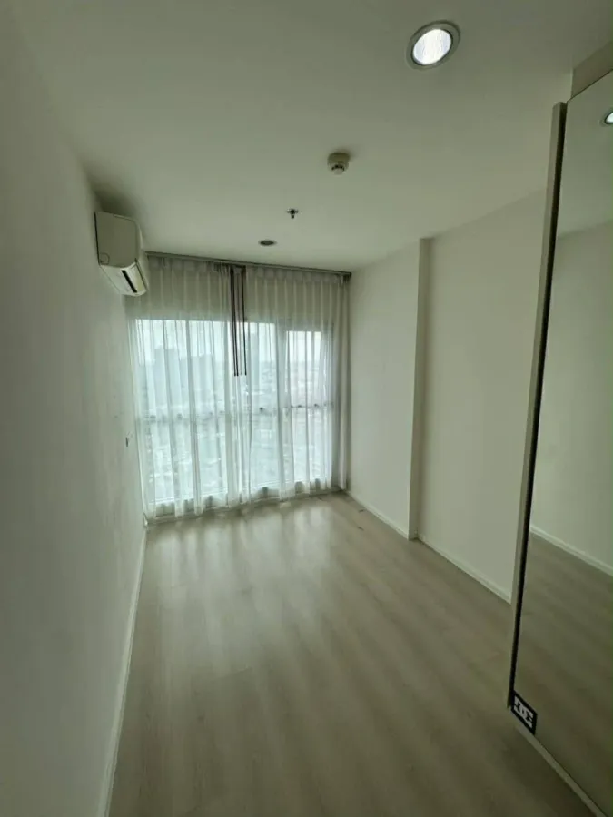 Selling Aspire Sukhumvit 48. Best price for a unit of the same size. 2 bedrooms, 2 bathrooms, very high floor with amazing views. Don't miss out!