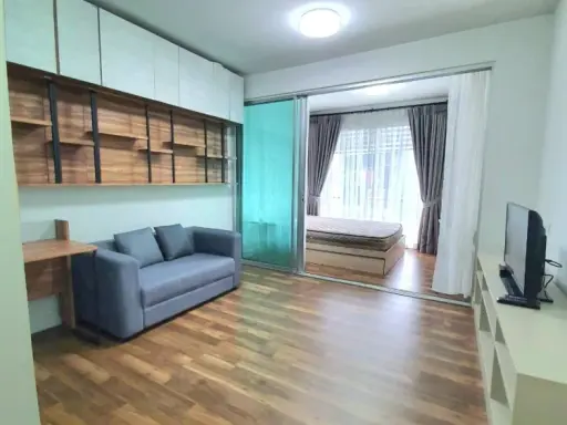For rent a Space ME Sukhumvit 77 1 bedroom, 1 bathroom, fully furnished, swimming pool view, reserve now.