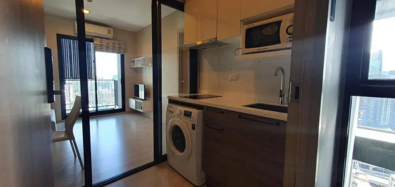 Condolette Midst Rama 9 for rent, 30th floor, beautiful view, fully furnished room, full furniture, electrical appliances, ready to reserve