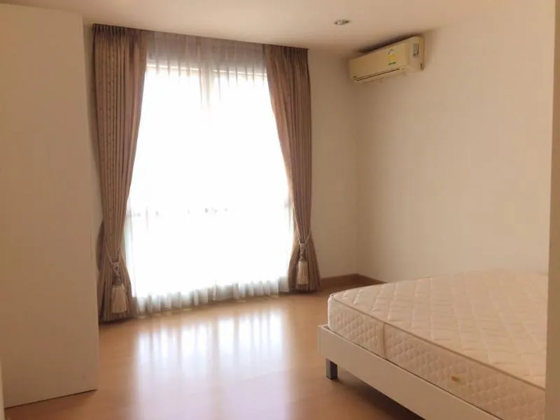 ขาย!! ห้องชุด The Niche Ladprao48 เป็นทำเลที่อุดมสมบูรณ์ หาของกินง่าย ใกล้ตลาด ราคาไม่ถึง2.5 ล้าน