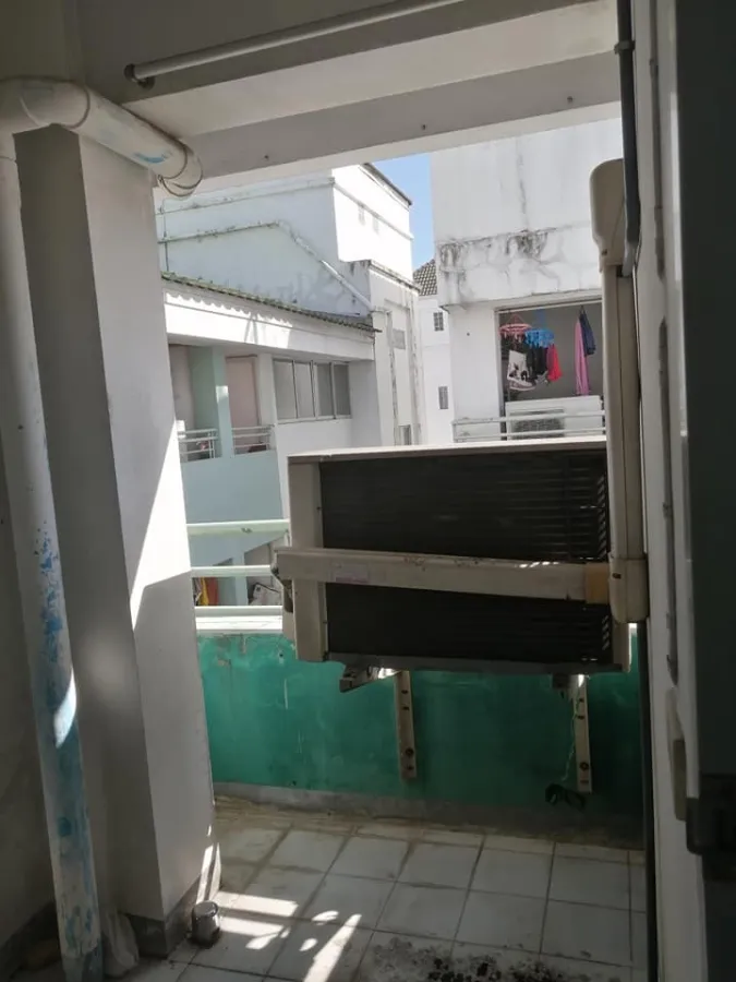 For sale Lumpini Center Happyland Phase 1-4, empty room, low price, easy on the wallet. If anyone is interested, hurry and reserve now.