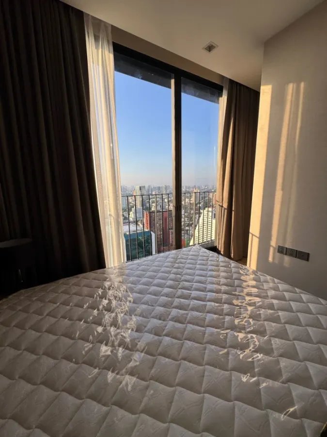For rent: Noble Around Ari, 37th floor, corner room, fully furnished, ready to move in. Reserve now before it's too late.