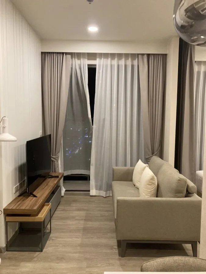 For rent, Keen Condo, Sriracha, nicely decorated room. Fully furnished, get a high view, hurry up and reserve.