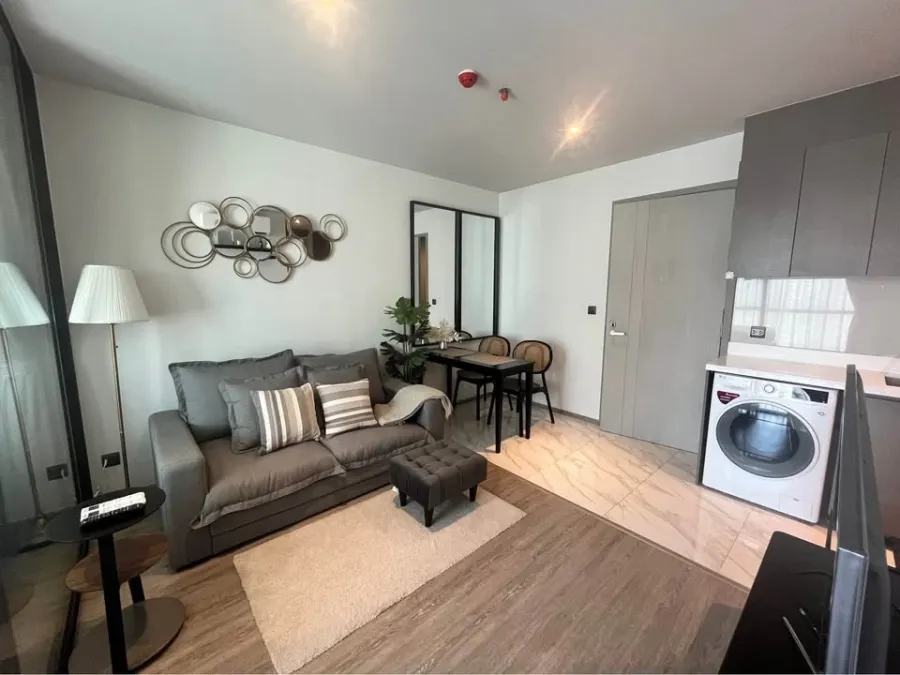 For rent: RHYTHM Ekkamai, 29th floor, fully furnished unit. Very comfortable and ready to move in. Book now! Don't miss out! Act fast!
