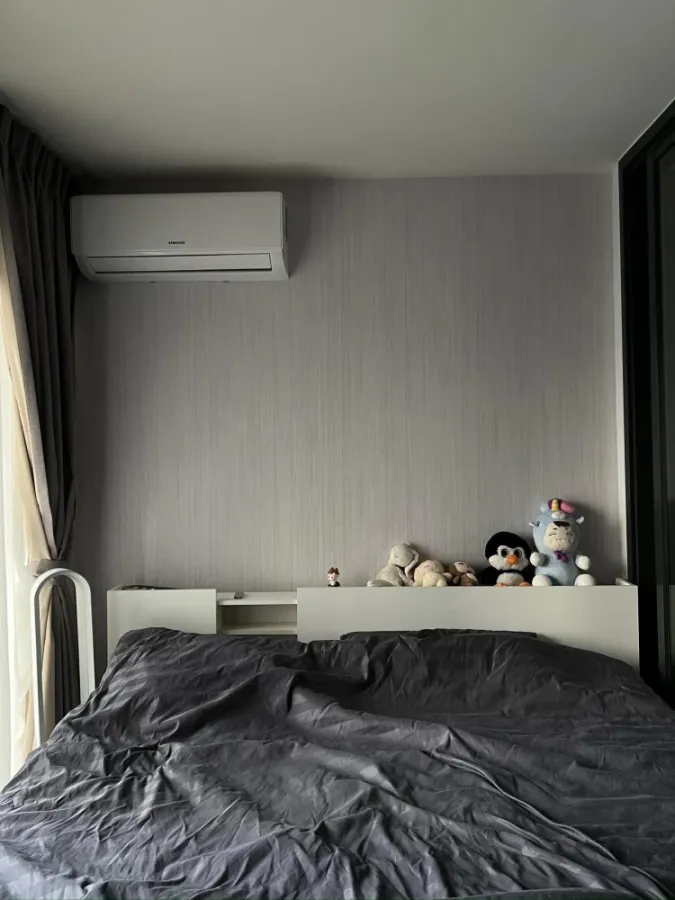 Condo for rent: The Line Vibe, 22nd floor, north side, view of Chang Building, cool air all day even in summer. Book now.