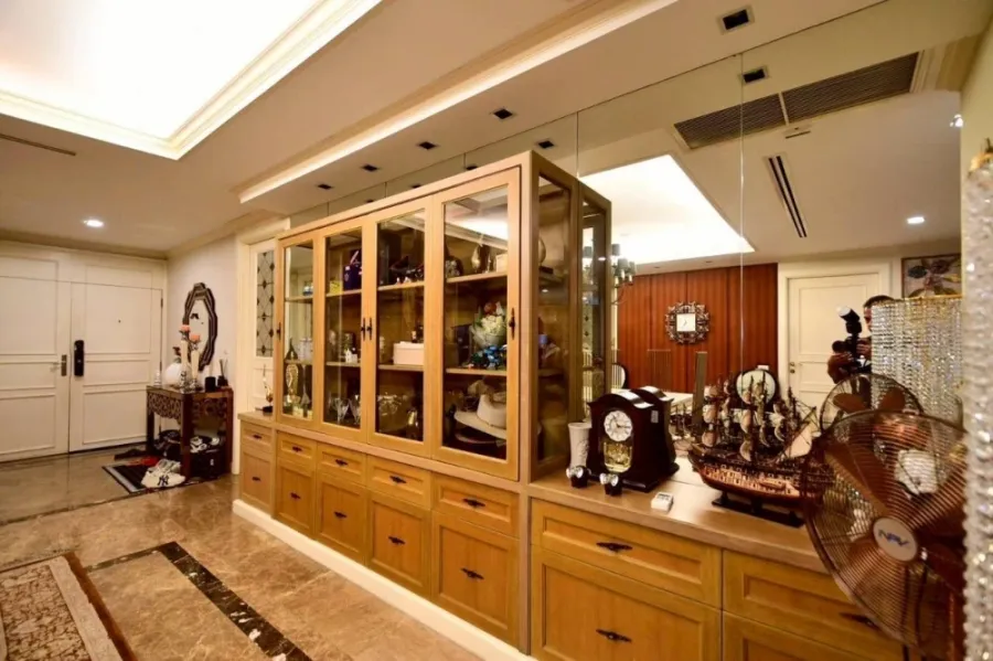 Urgent sale, Sathorn Gardens, large room, comfortable living, plenty of usable space, fully furnished, ready to move in with just your suitcase.