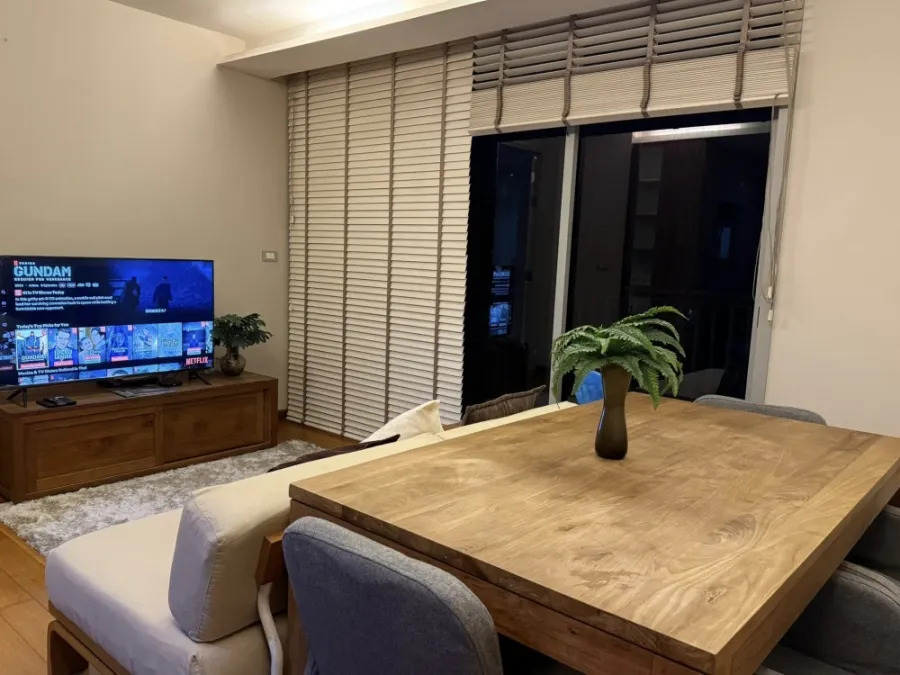 For rent: Via 31, 4th floor. A lovely, fully furnished unit. Book now! (Limited time offer!)