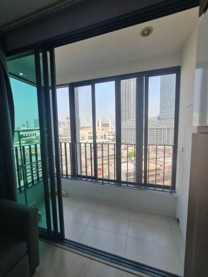 For rent, Ideo Q Chula-Samyan, 10th floor, city view, spacious room. Divided into proportions. Good like this. Must reserve.