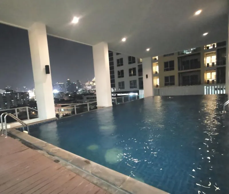 น่าอยู่เกิ๊น ไฟสวยสุดๆ เรียบหรูมวกก เช่าเลยที่คอนโด เดอะคอมพลีตราช​ปรารภ ไม่อยู่ไม่ได้แล้ว