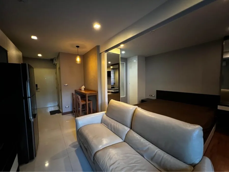 For sale or rent: Tree Condo Ekkamai (Sukhumvit 40), 1 bedroom, 1 bathroom, with bathtub, just come and move in.