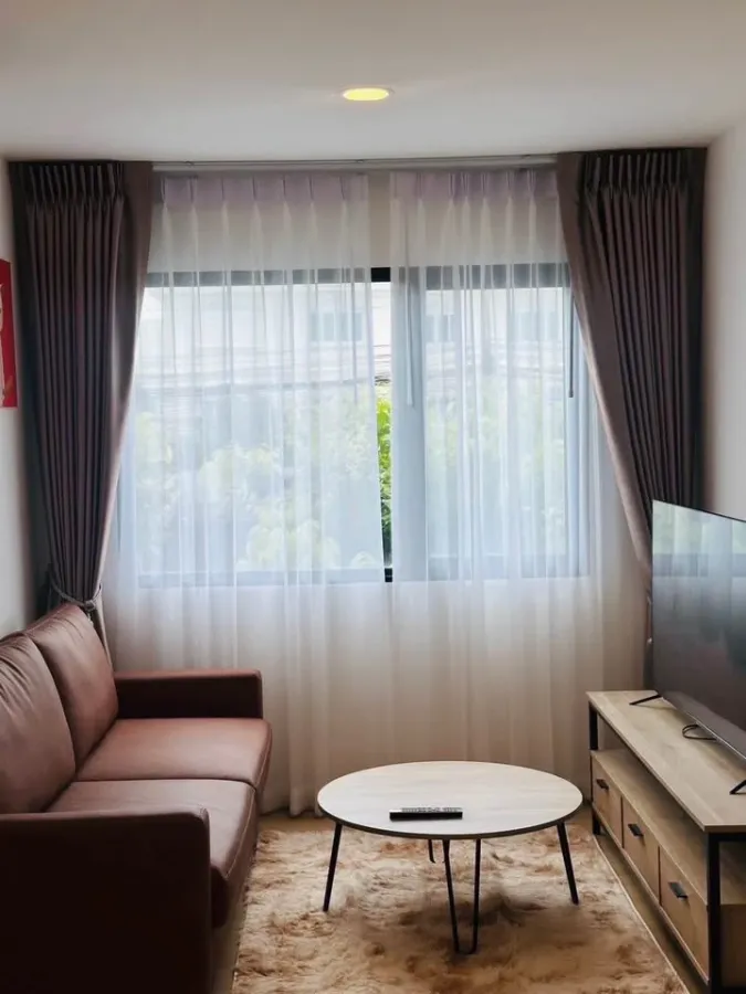 For rent: Chewathai Hallmark Ladprao-Chokchai 4, 2 bedrooms, spacious living area, fully furnished. Book now!